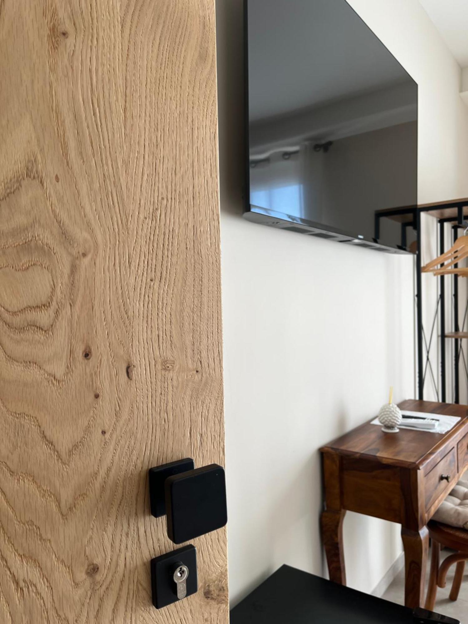 Seta Luxury Apartment Розето дели Абруци Екстериор снимка