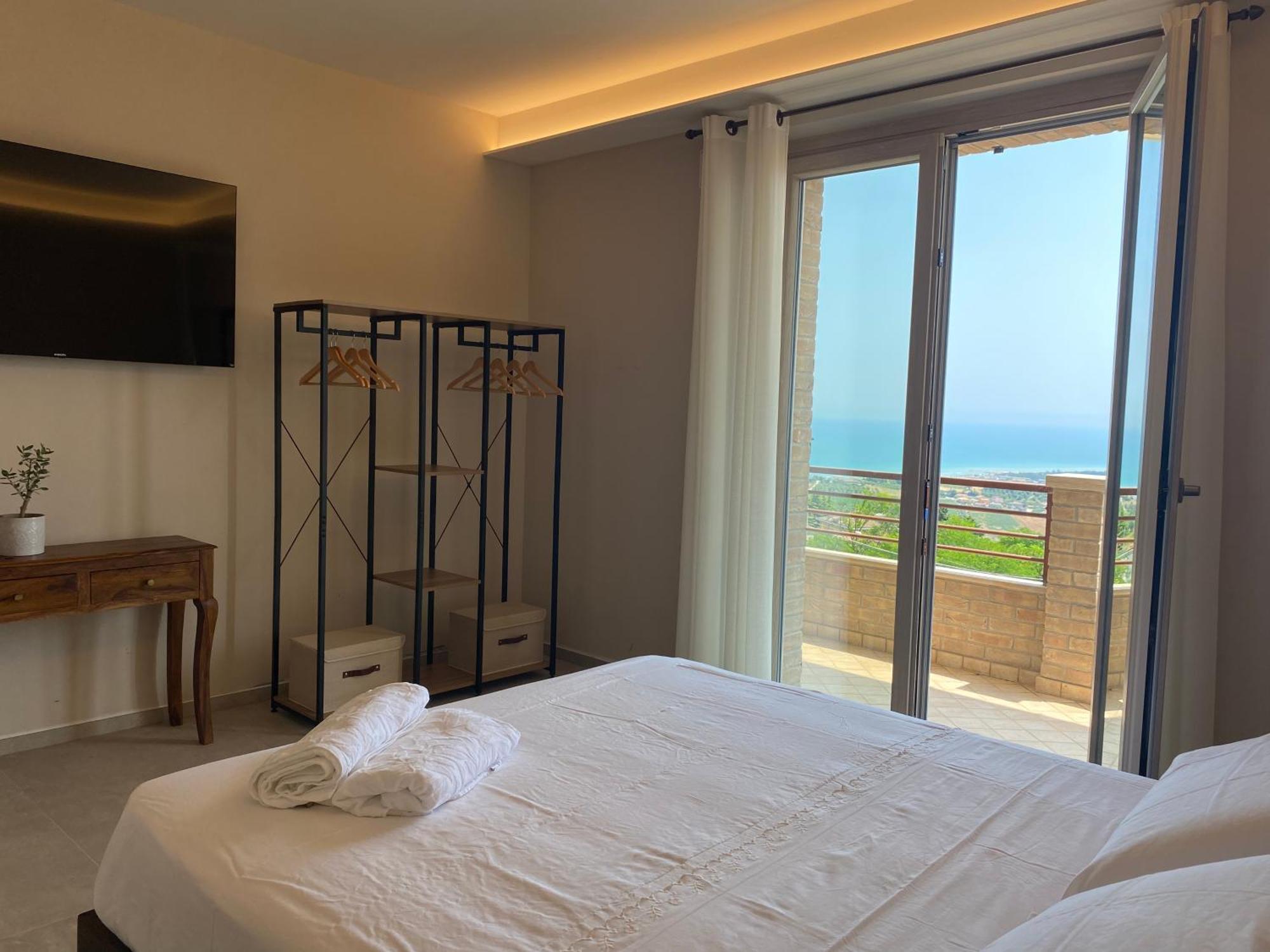 Seta Luxury Apartment Розето дели Абруци Екстериор снимка