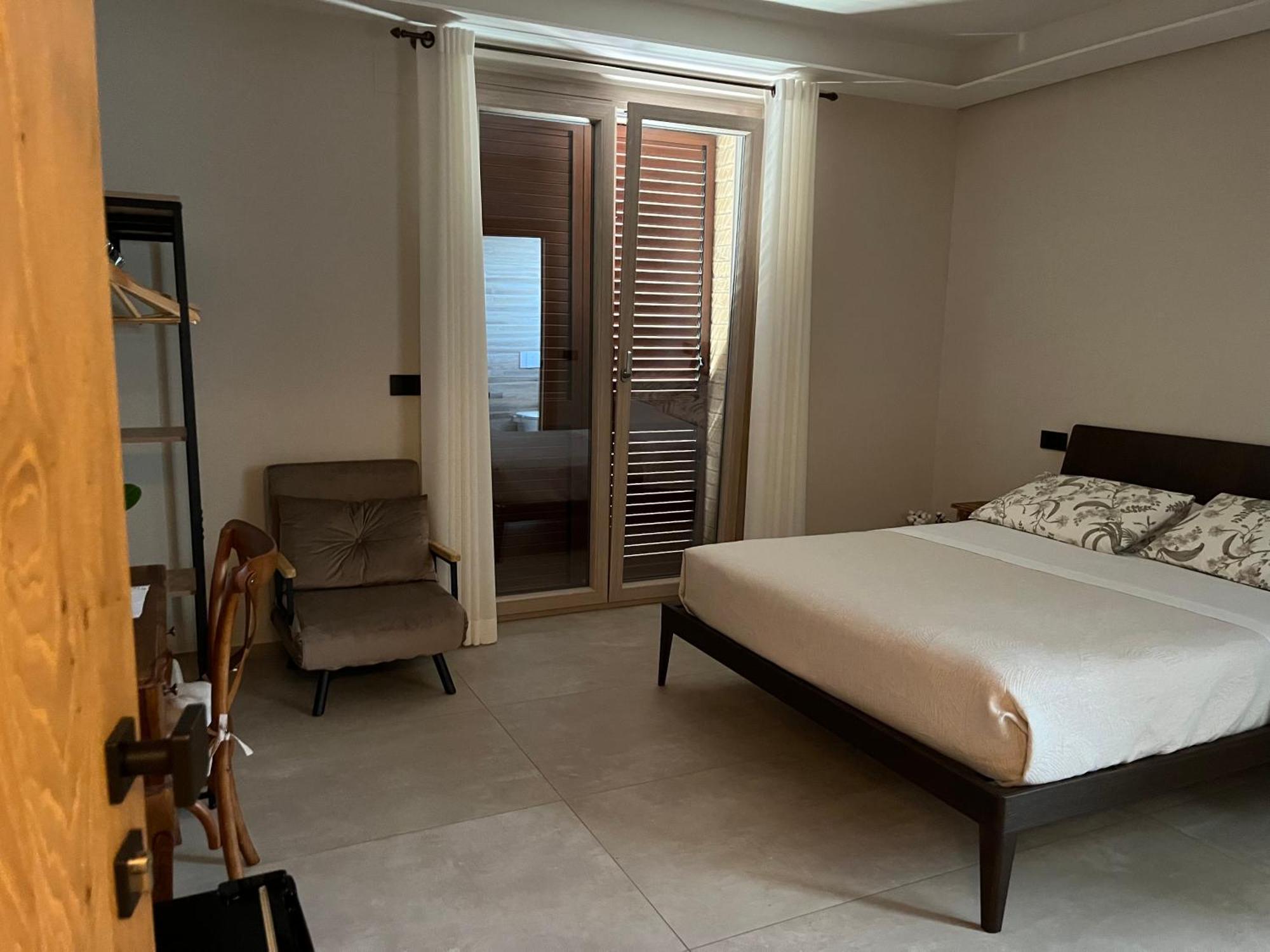 Seta Luxury Apartment Розето дели Абруци Екстериор снимка